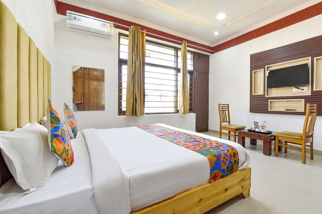 FabHotel Aayat Home Stay