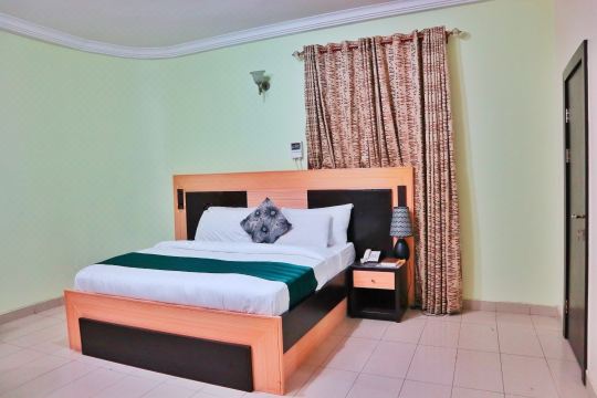 Annes Luxury Suites Ltd