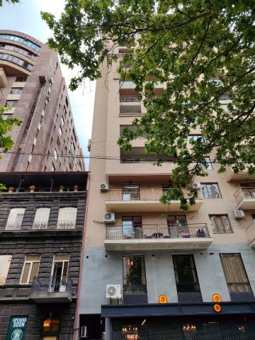 Apartment by Luxe Group DI777