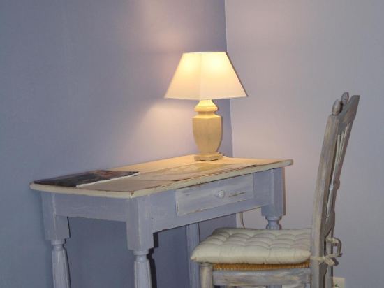 Le Mas Vigneron Room Type - Triple Room with Garden View Le Mas Vigneron Room Type - Triple Room with Garden View