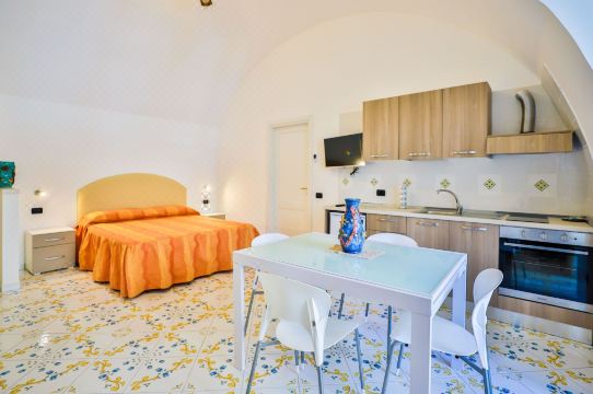 Della Monica Rooms