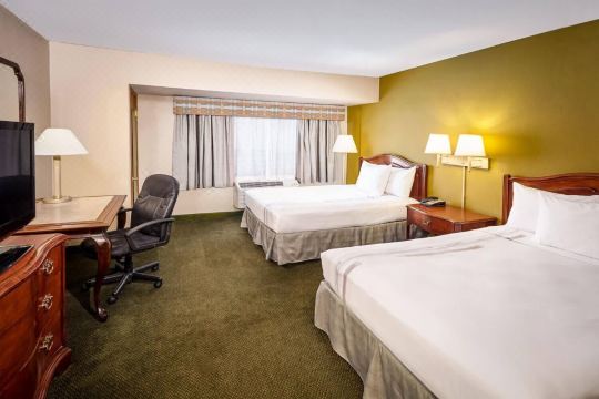 Chicago Lakeshore Hotel