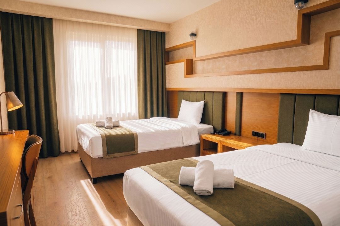 MONTELLA HOTEL
