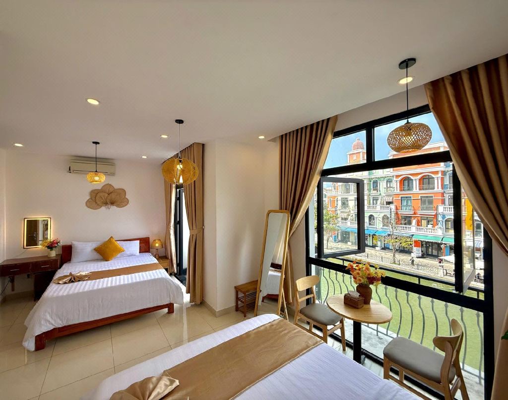 Mini Local Grand World River View Hotel