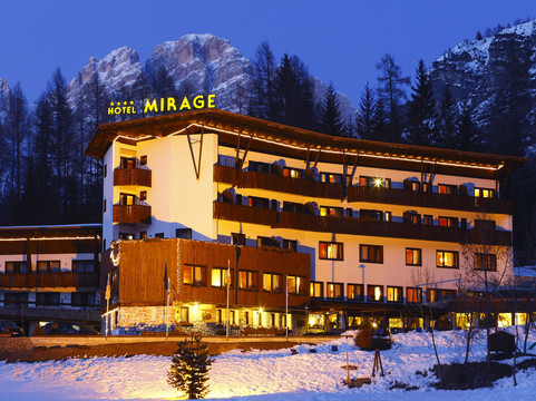 Hotel Mirage Cortina