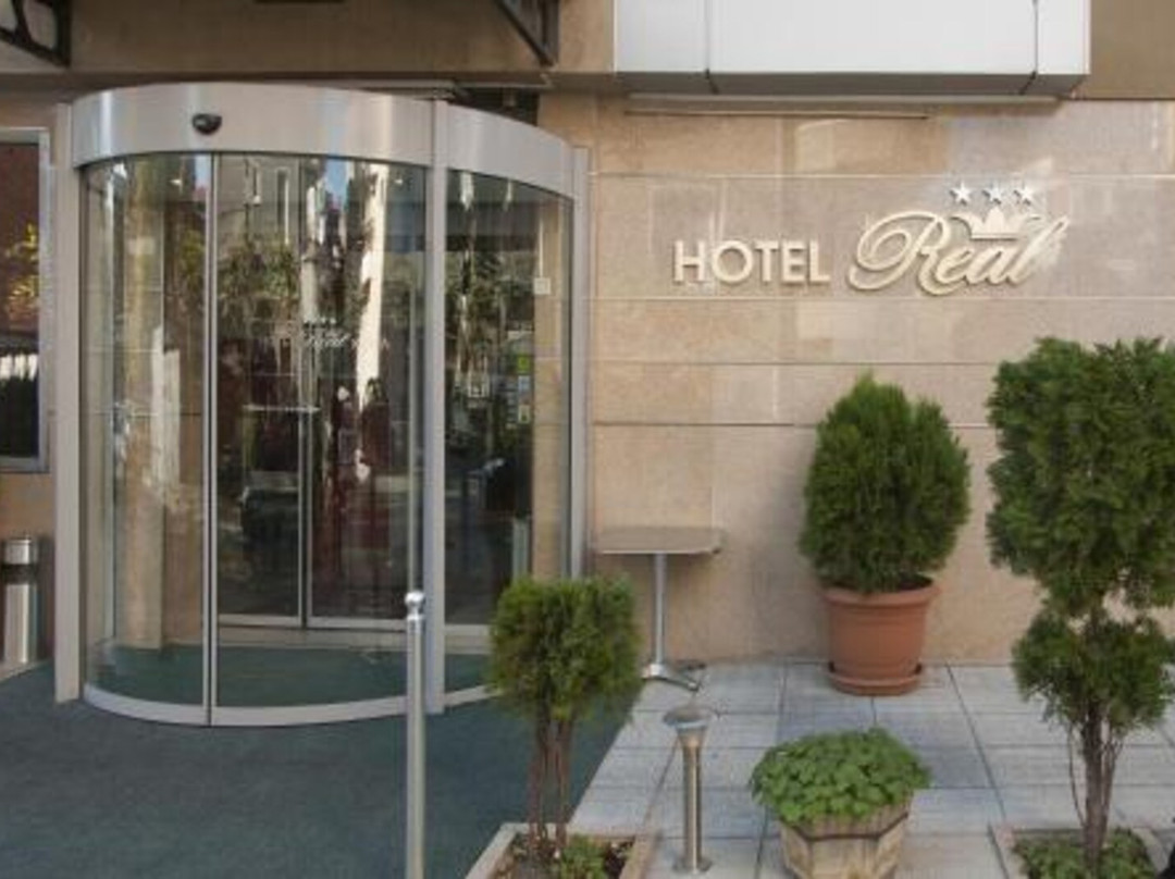 Saedinenie酒店住宿-Hotel Real