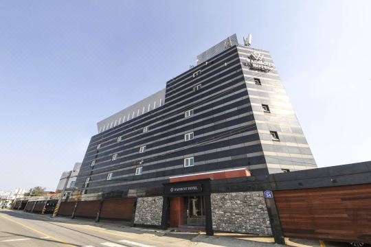 Ilsan Wainscot Hotel