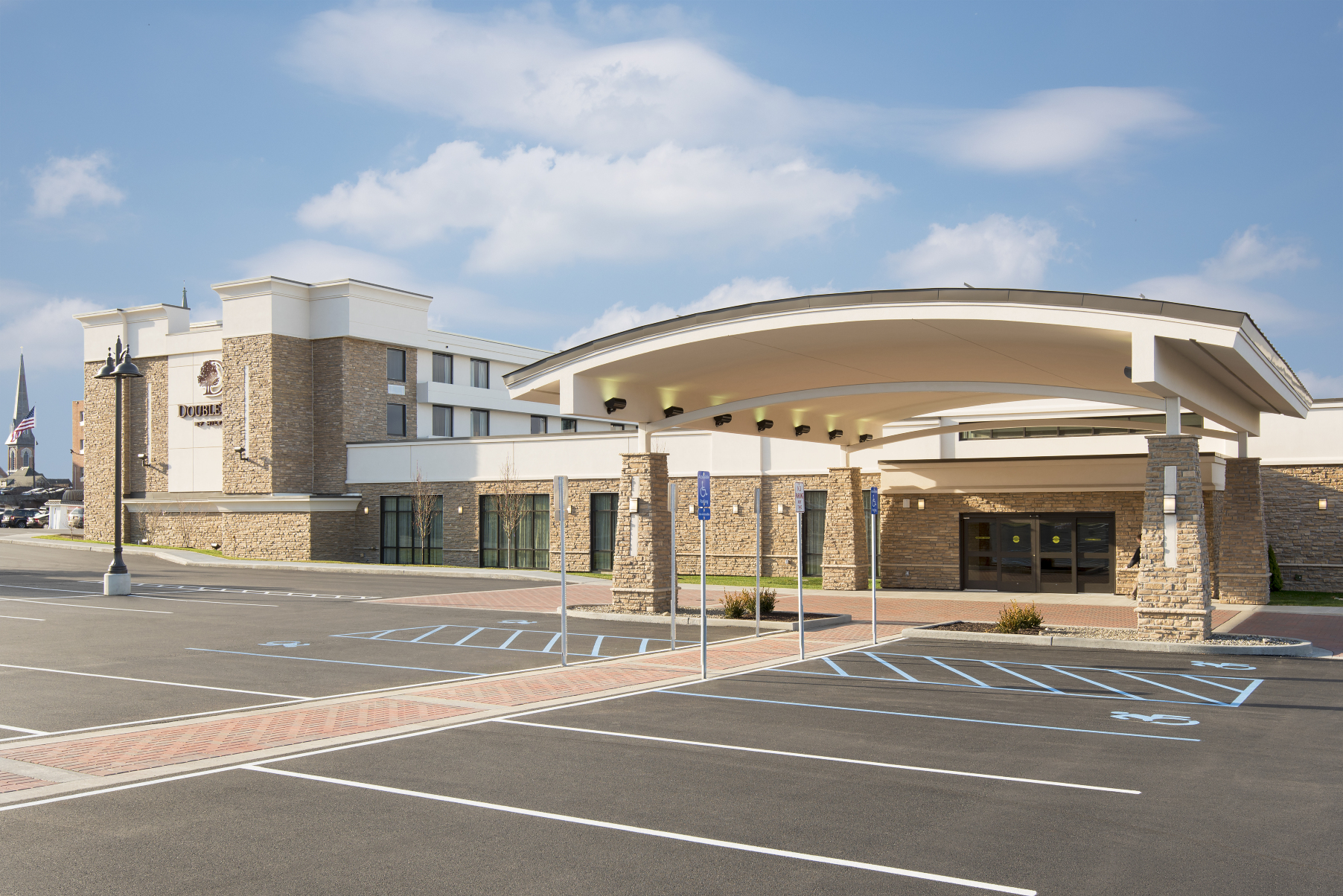 斯克内克塔迪希尔顿逸林酒店-官方