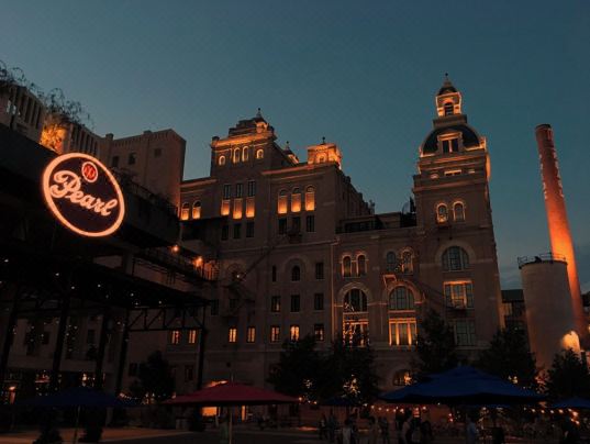 Dont Miss Dynamic 4Br2BA Near Jolly Riverwalk