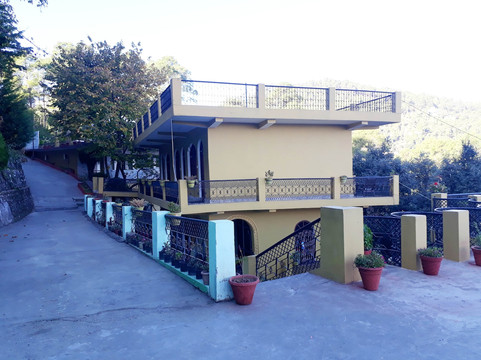 Himalaya Mount View Resort  & Cafe