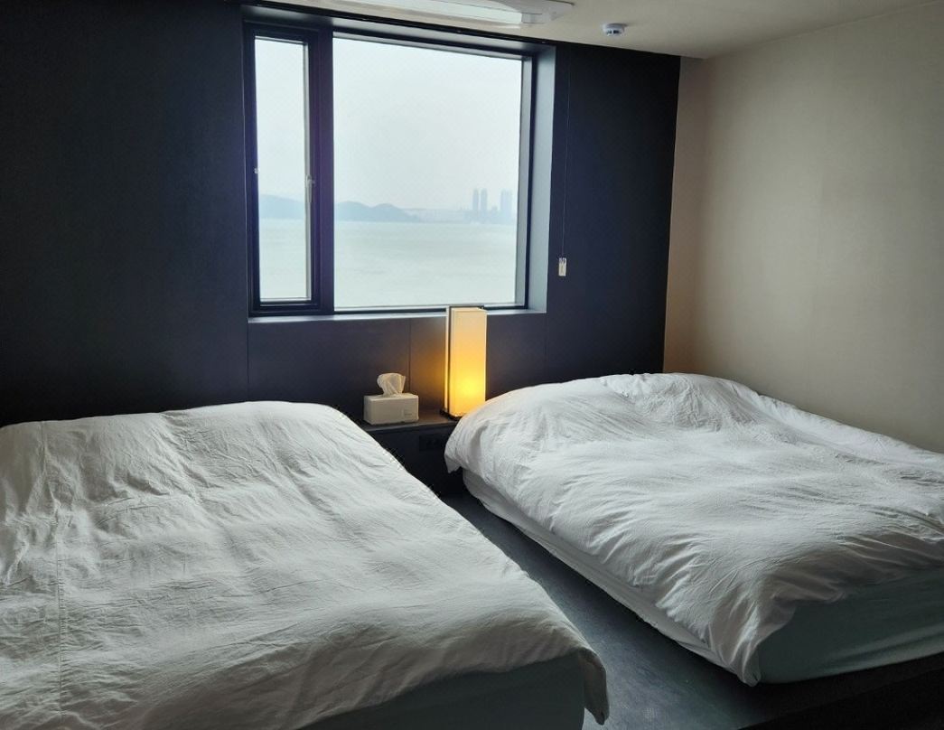 Busan Half Whirlpool Villa