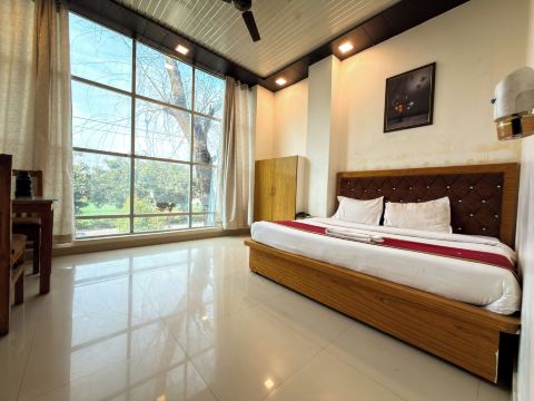 Aarya Corbett Resort & Spa - 8 Minutes Drive to Kosi River
