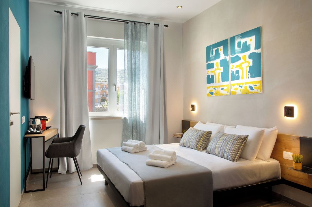 Mare Fuori Rooms