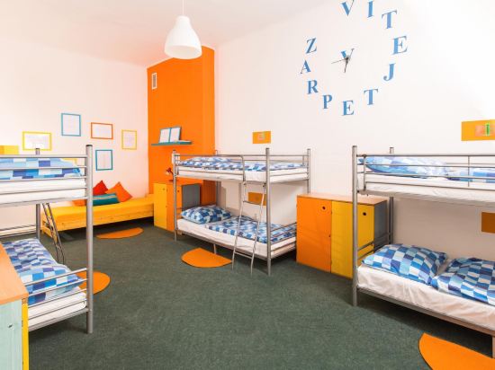 Hostel Downtown Room Type - Bed in 6-Bed Dormitory Room