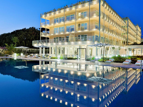 Lido di Camaiore酒店住宿-韦西利亚乌纳酒店