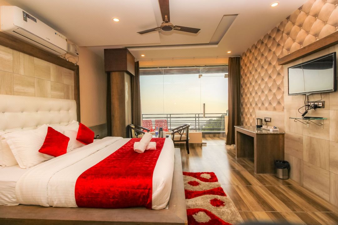 King Castle Mcleodganj-Centrally Heated and Air Cooled- Near Mall Road - Free Parking