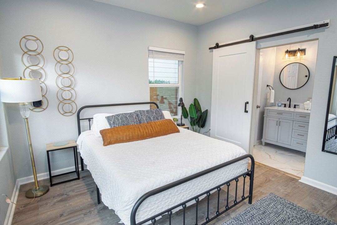 Dont Miss Dynamic 4Br2BA Near Jolly Riverwalk