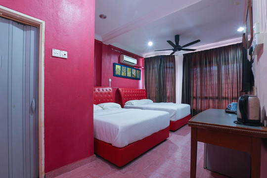 OYO 89892 Hotel Jeli Inn