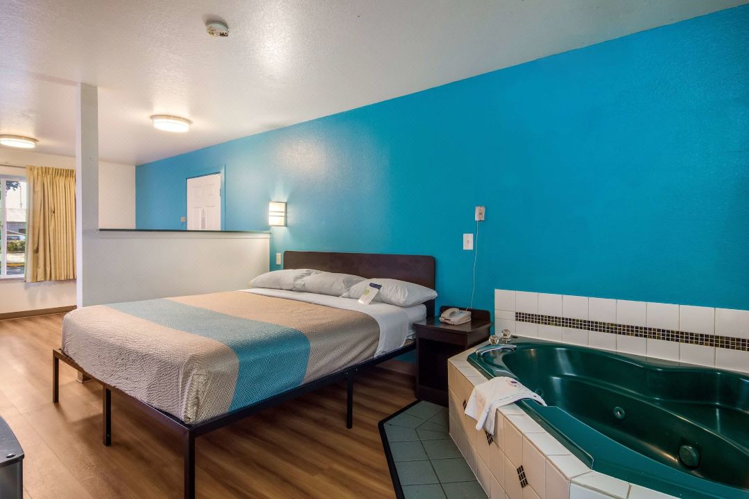 โมเทล 6 พอร์ตแลนด์, OR มอลล์ 205