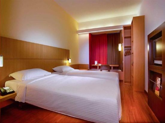 Ibis Singapore On Bencoolen Near Little India Singapore Hotel Price Address Reviews Ibis Singapore On Bencoolen Near Little India Singapore Hotel Price Address Reviews