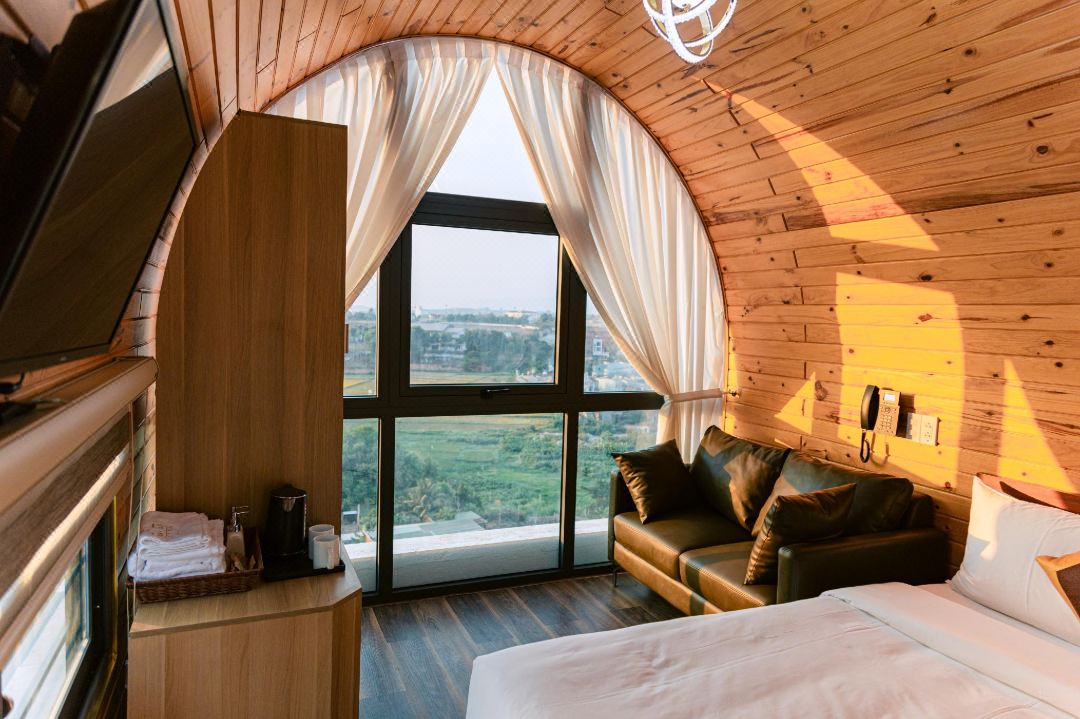 LuckyStar Hotel