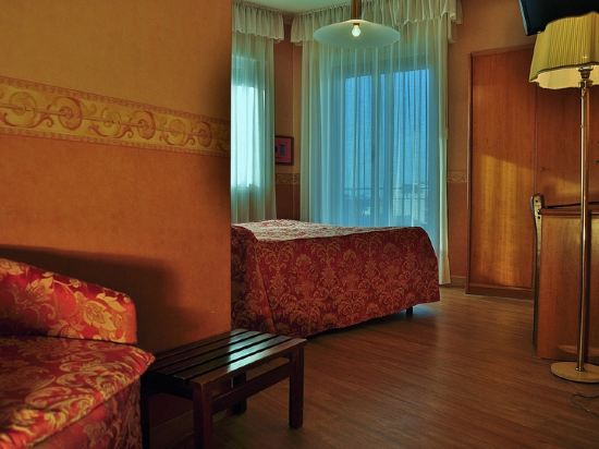 Hotel Venezia Room Type - Triple Room