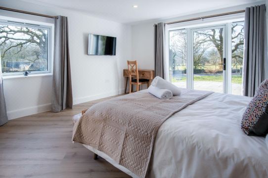 Suite 9 - Sleeping Giant Hotel - PEN Y CAE Inn