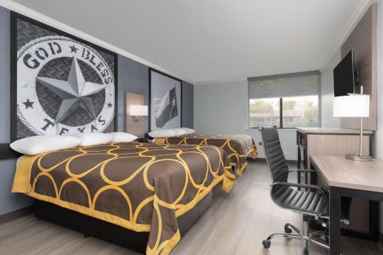 Super 8 by Wyndham Fort Worth Entertainment District