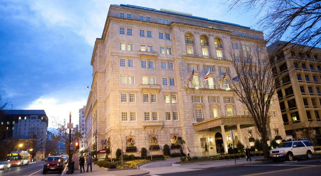 亚当斯甘草酒店