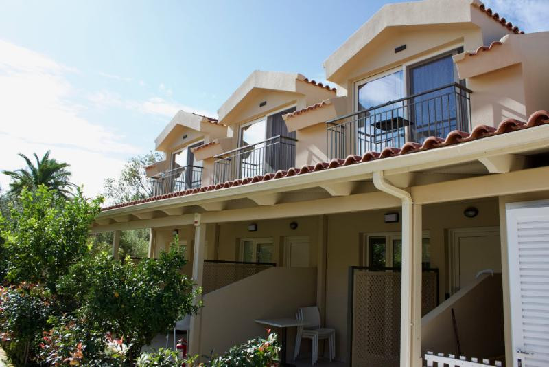 Makris Yialos Apartments