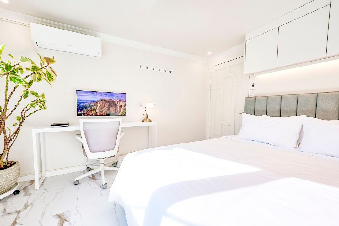 HT_TEVA RETREAT (USD)