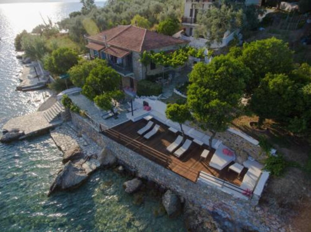 Melies- Seaside Boutique Apartments