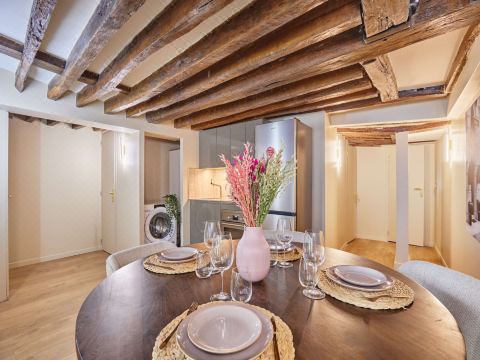 Amazing apartment in Center of Paris