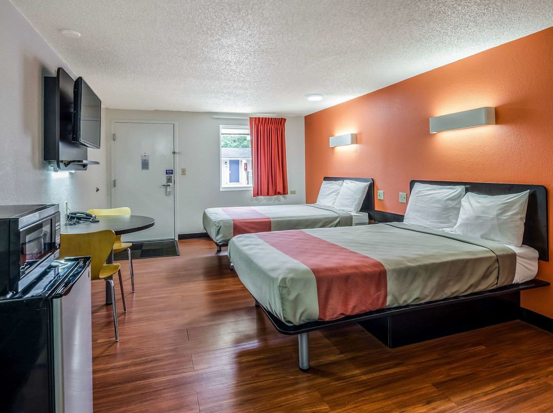 Daleville酒店住宿-Motel 6 Troutville, VA