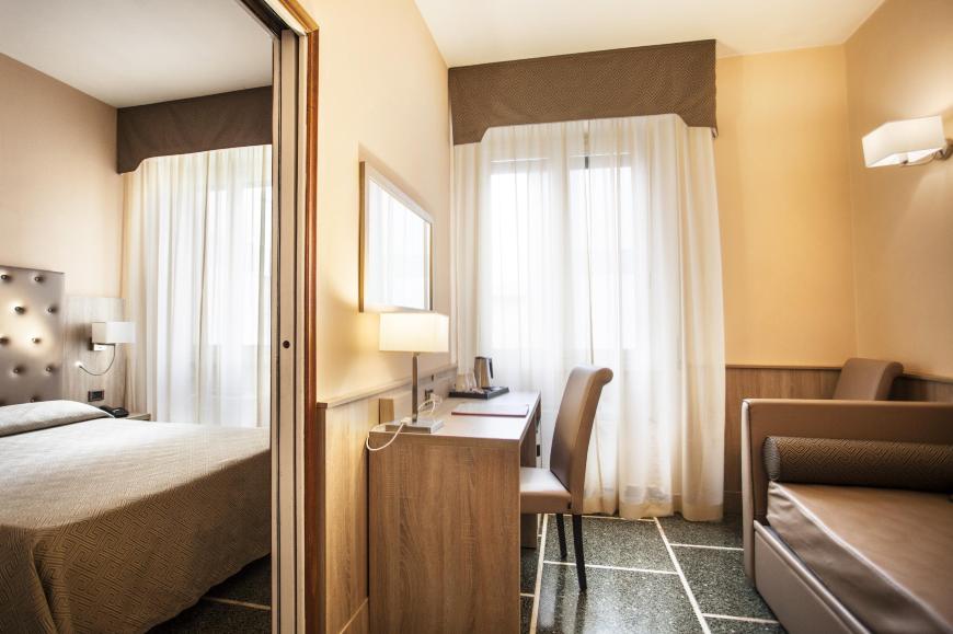 拉佩斯酒店-官方