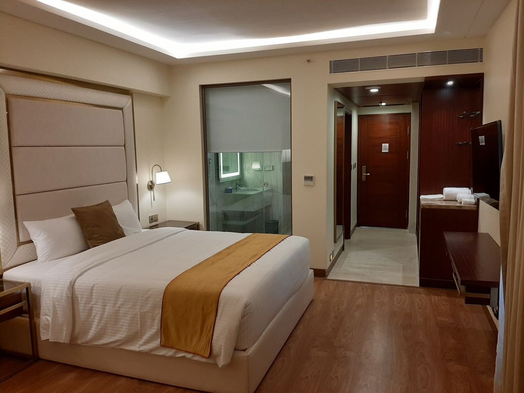 Kay-EM Spectra Hotel