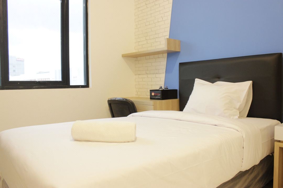Zest Studio Semi Apartment at the Lodge Paskal Near Binus University