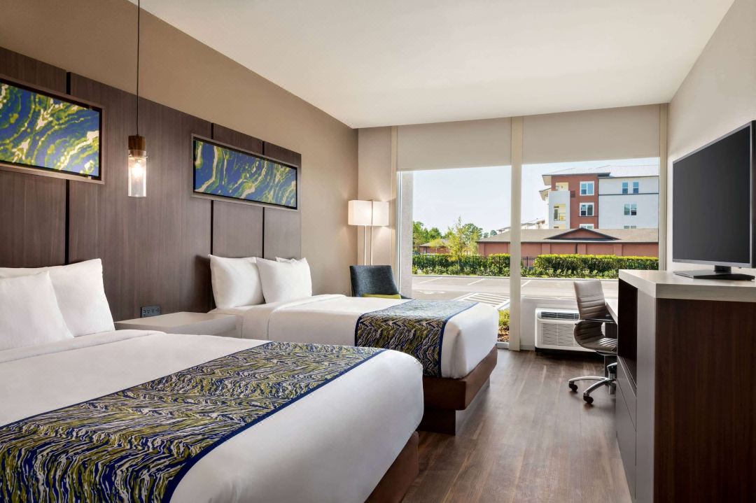 La Quinta Inn & Suites by Wyndham Orlando IDrive Theme Parks