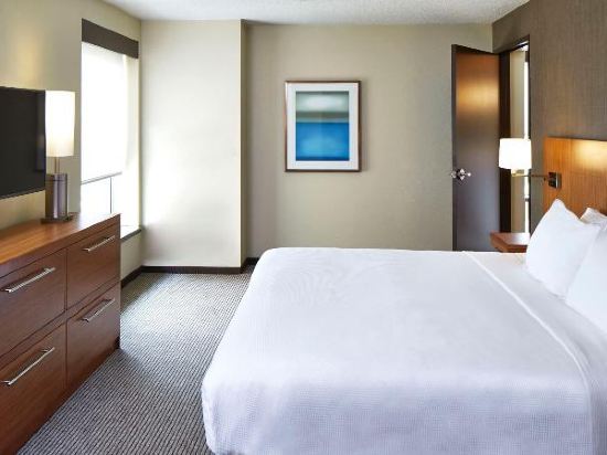 Hyatt Place Lansing - East Room Type - King Room with Sofa Bed