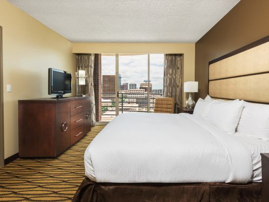 DoubleTree Suites by Hilton Austin Room Type - One-Bedroom King Suite
