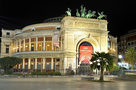 San Nicola l'Arena酒店住宿-Mad Bed and Breakfast Lab