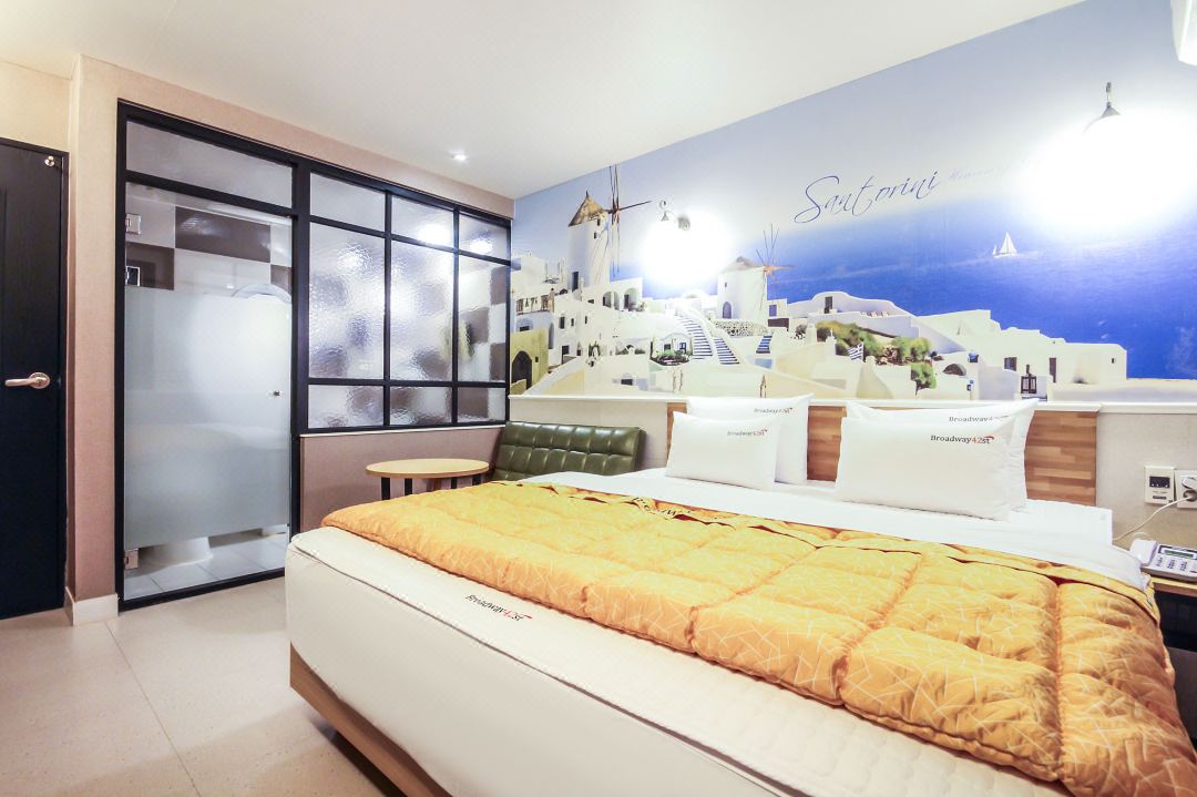 Jinju Broadway 42nd Street