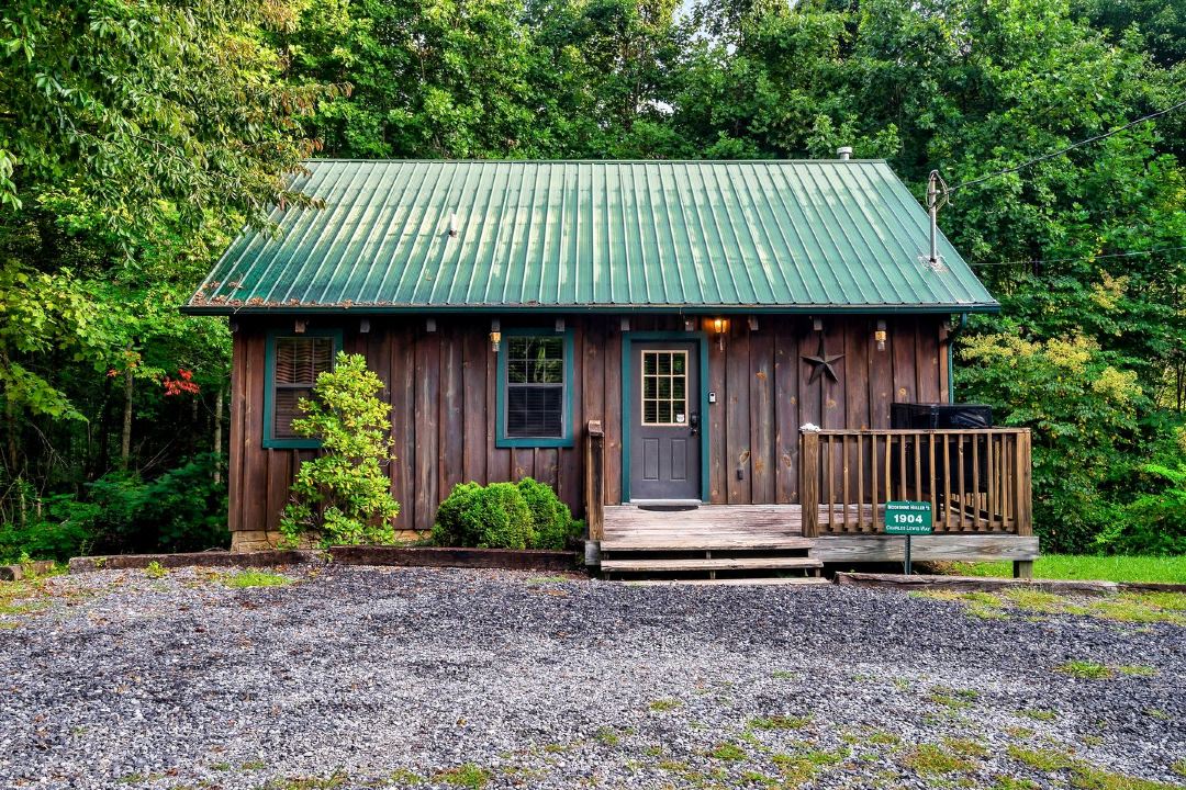 Moonshine Holler Pool Table Hottub Gburg Pigeon Forge 8 Miles