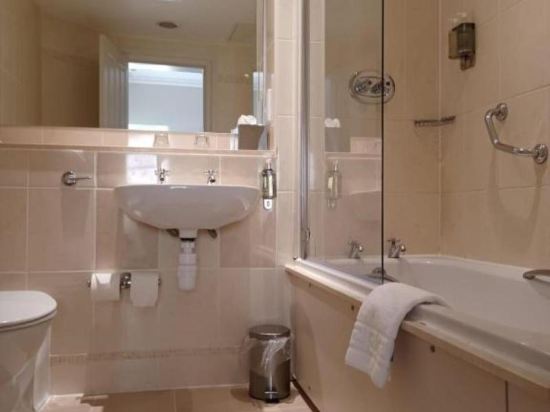 Macdonald New Blossoms Hotel, Chester Room Type - SUITE DELUXE