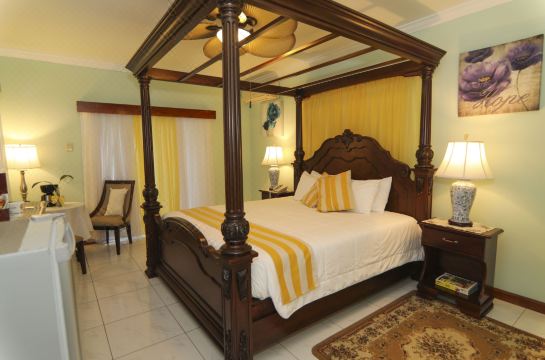 Rayon Hotel
