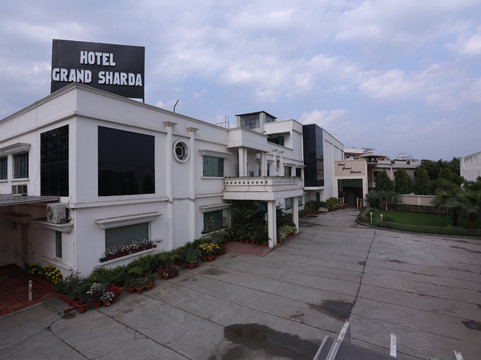 Bilheeri酒店住宿-Hotel Grand Sharda