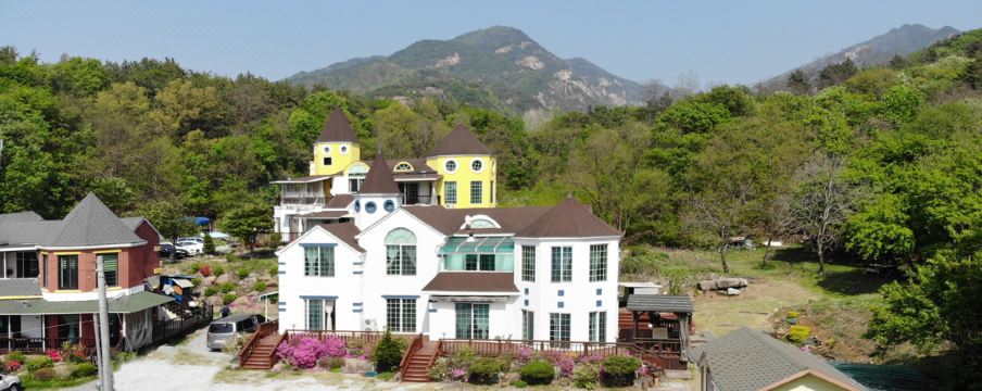 Jecheon Geumsusan Pension
