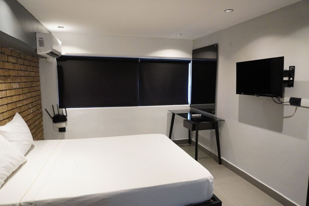 Adhoc Express Madero