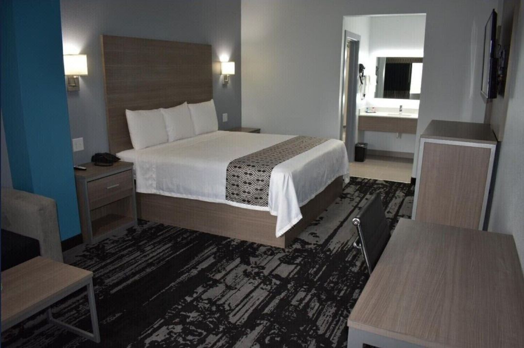 Hotel Royale IAH Airport North Houston I-45