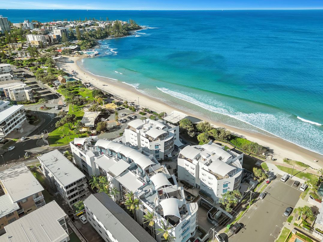 Rolling Surf Resort Sunshine Coast